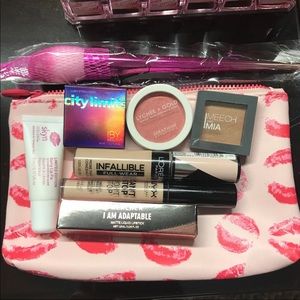 Makeup bundle
